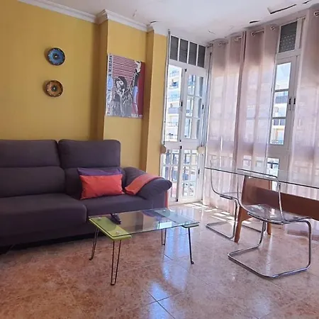 Habitación En Casa Compartida Habitación en casa particular Huelva